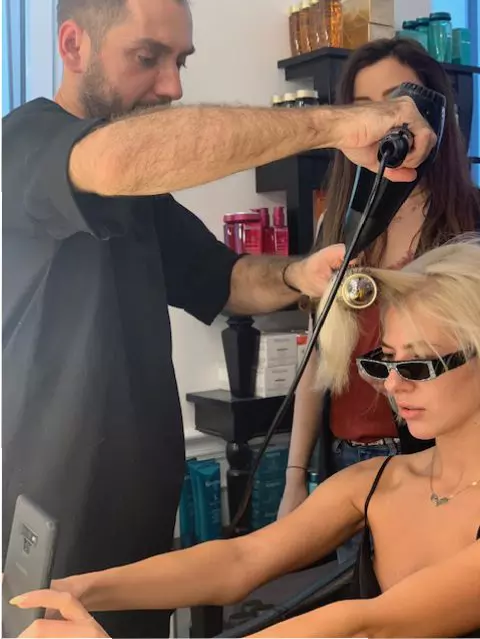 Lidia Buble şi-a schimbat look-ul (foto Unica.ro)