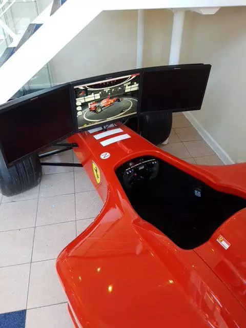 simulator auto folosit Ferrari