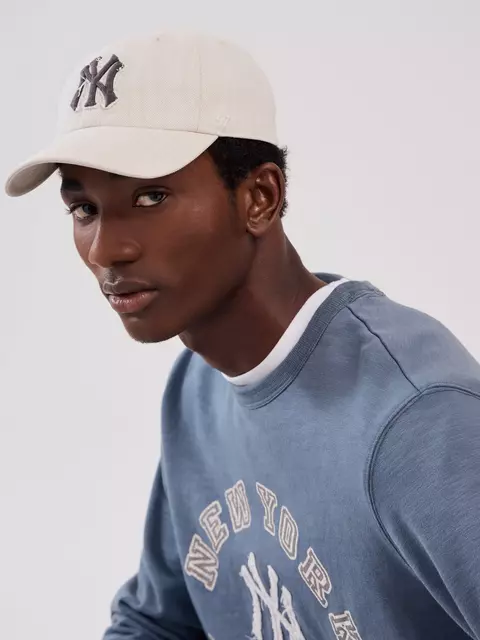 Cum a devenit șapca New York Yankees un simbol iconic în sport și modă