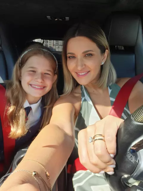 ela-craciun-si-alesia