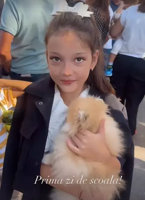 fiica-bianca-dragusanu-prima-zi-de-scoala-2