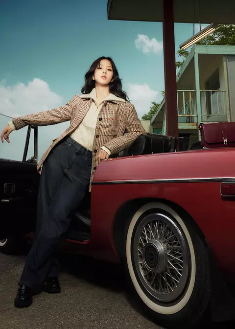 Q&A cu TOMMY HILFIGER și JISOO