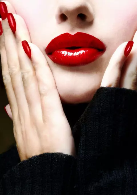 Beauty lesson: Buze fierbinti
