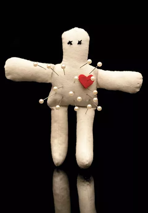 ELLE CONTROVERSA - CUI I-E FRICA DE VALENTINE’S DAY?