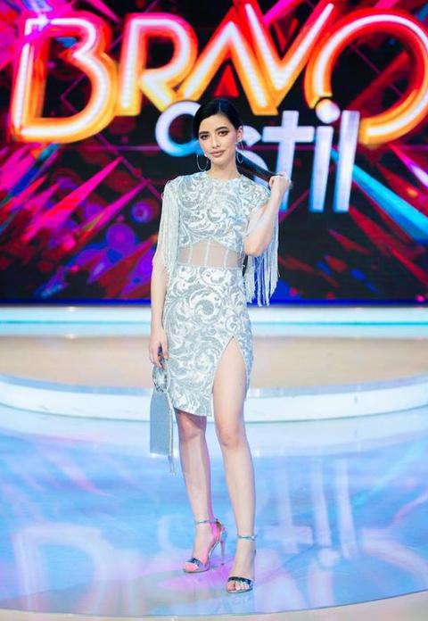 Alexandra Concurenta NonconformistÄƒ De La Bravo Ai Stil A Fost EliminatÄƒ Cum Se ImbracÄƒ In Afara Concursului Stiri Vedete Si Evenimente Viva Ro