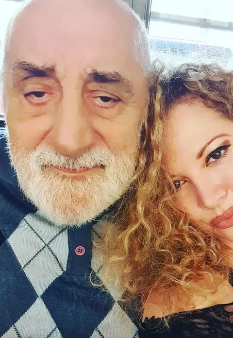 Viorel Lis, internat de urgență după ce s-a infectat cu o bacterie: "Îi e frică"