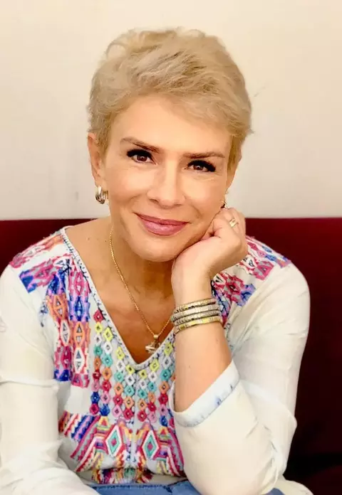 Teo Trandafir a fost părăsită, la 16 ani, de marea ei iubire: "Am plâns în brațele mamei vreo doi ani de durere, că nu mai sunt cu el"