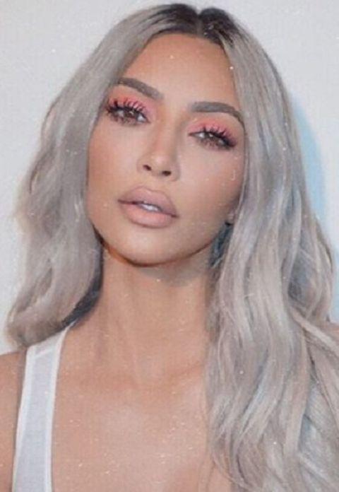 Kim Kardashian A Prezentat O Pe Mama Surogat A Lui Chicago E