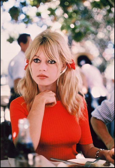 Tinerețea zbuciumată a lui Brigitte Bardot, sex-simbolul anilor ’50. Actrița de 86 de ani a iubit peste 100 de bărbați, dar și femei