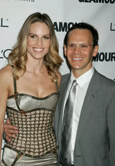 Hilary Swank este din nou singura