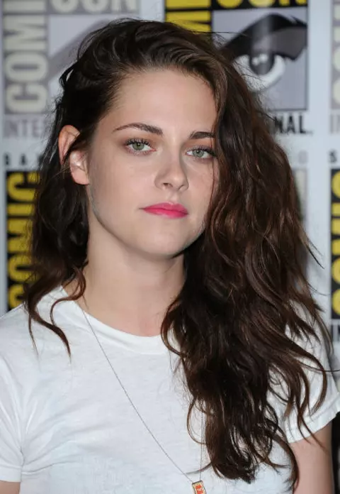 Kristen Stewart traieste cu Red Bull si tigari