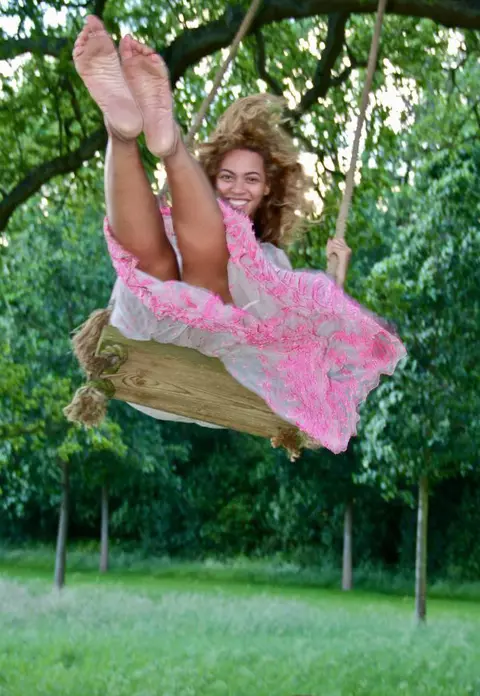 Beyonce ne arata viata din spatele scenei: Familie, prieteni, zambete