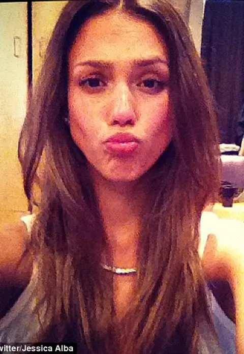Jessica Alba si-a schimbat look-ul 