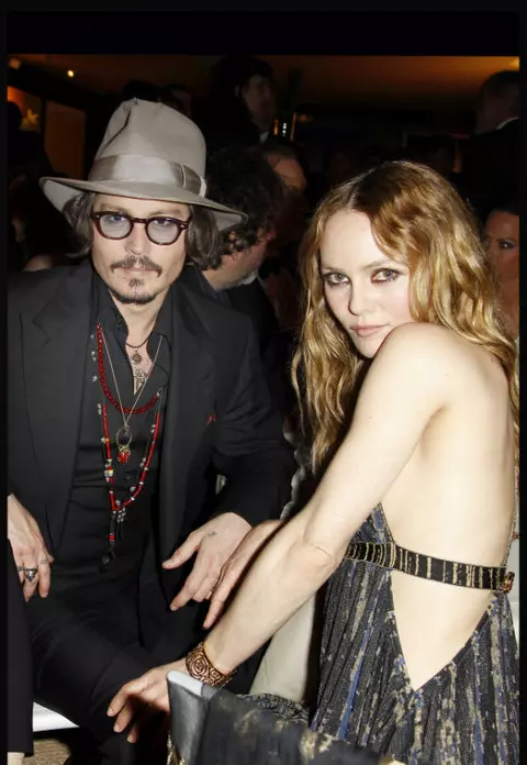 Vanessa Paradis vrea un iubit care sa semene cu Johnny Depp