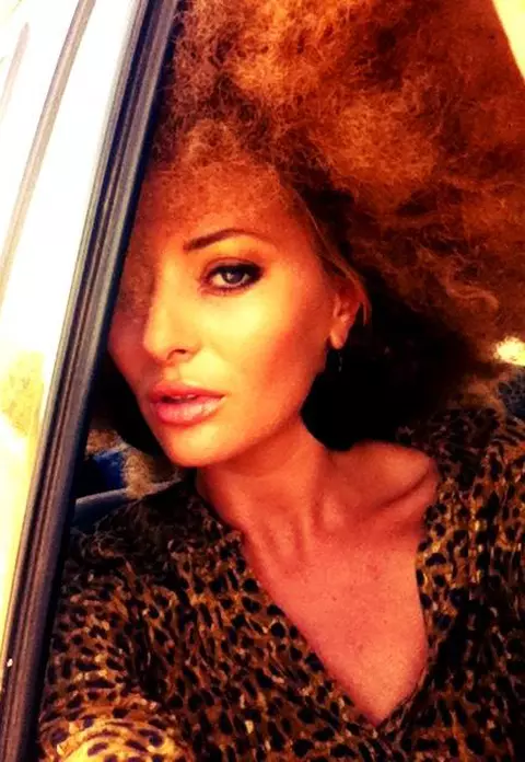 Delia Matache, coafura afro intr-o luna de miere exotica