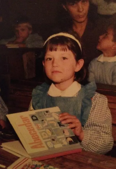 O vedeta in prima zi de scoala