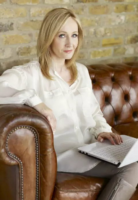 Scriitoare de succes, fosta mama ocupata: J.K. Rowling, E.L. James, Sophie Kinsella, Amanda Hodgkinson