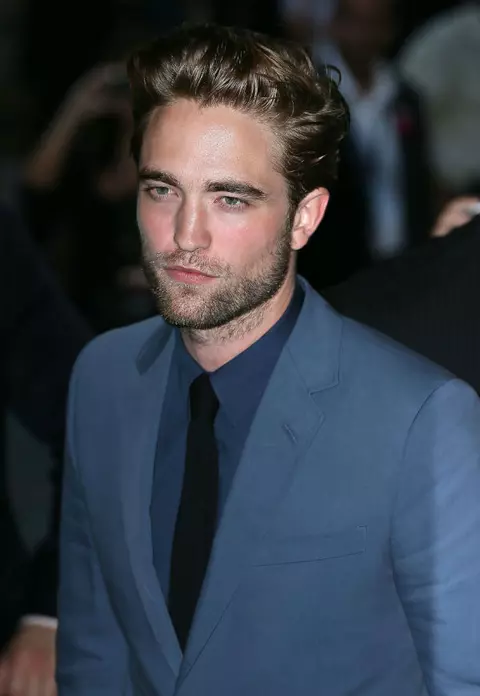 Robert Pattinson da vina pe femei 