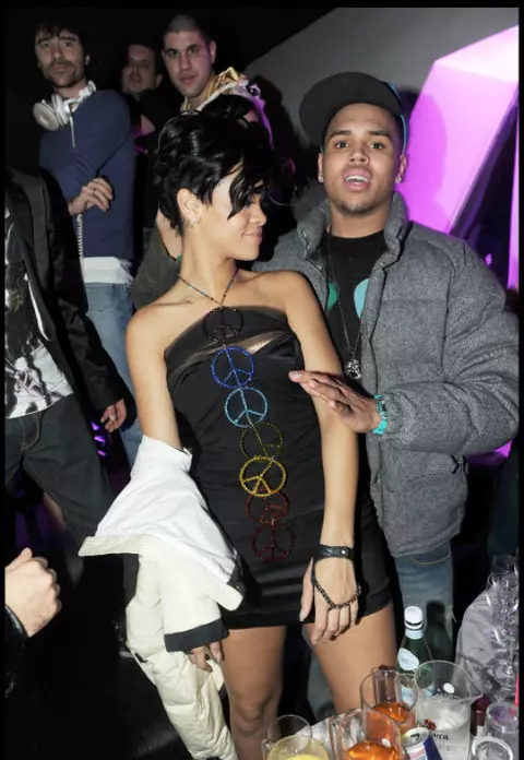 Rihanna vrea sa se marite cu Chris Brown