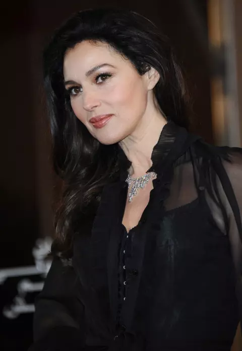 Monica Bellucci, superba la aproape 50 de ani