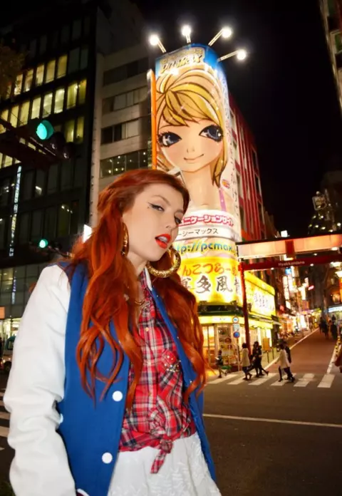 Elena Gheorghe, o roscata superba!