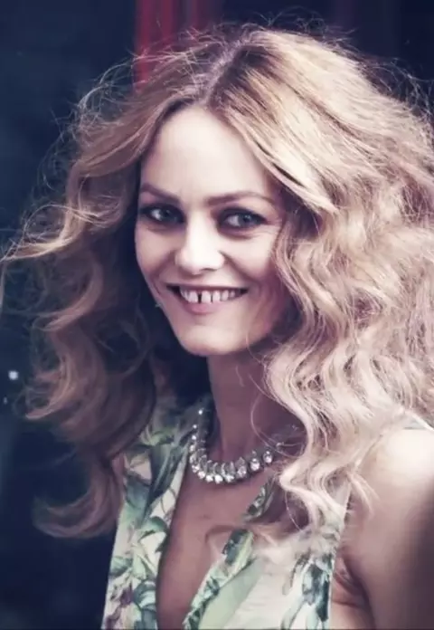 Cum arata Vanessa Paradis la 40 de ani