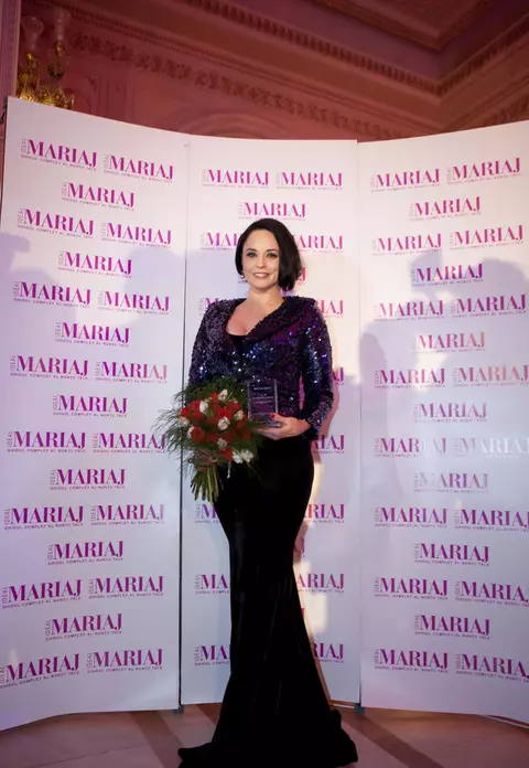 Andreea Marin, premiata pentru activitatea sociala in cadrul unui targ de nunti