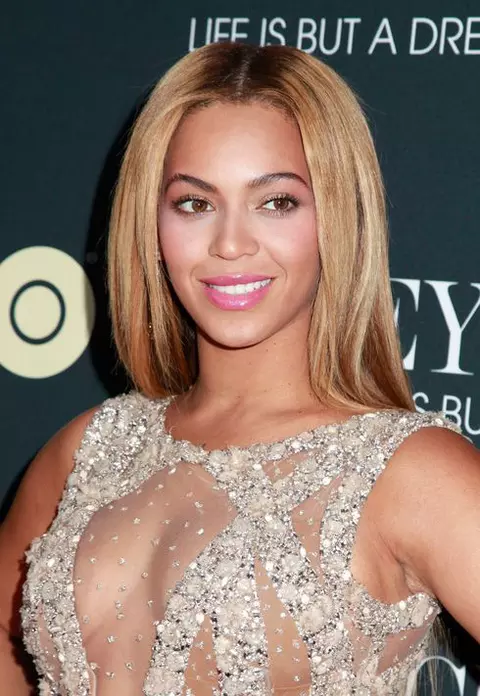 Beyonce la premiera filmului ei "Life is but a dream"
