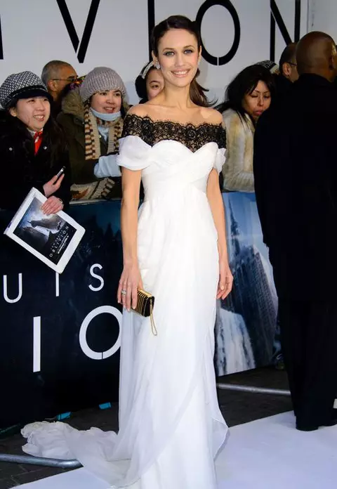 OLGA KURYLENKO, ţinute super-hot cu dantelă   