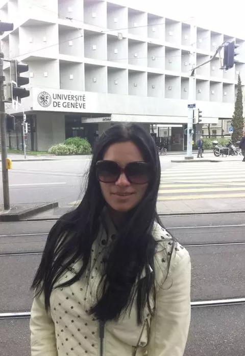 Ellie White, vacanţă de lucru în Elveţia