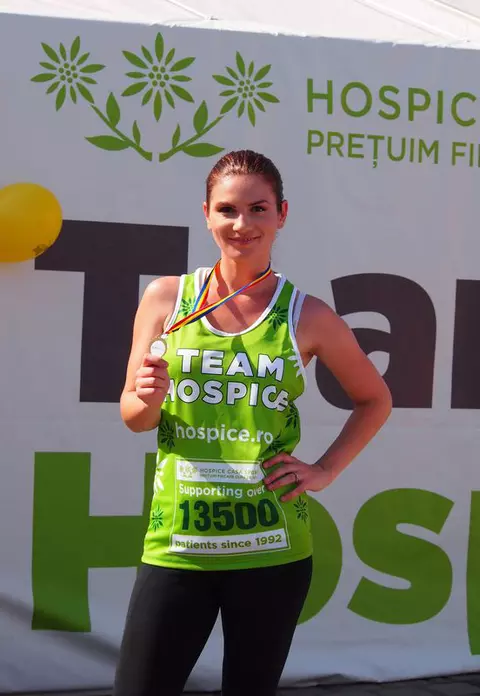 Ellie White a alergat 5 kilometri în scop caritabil   