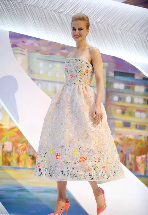 Stil de vedetă: NICOLE KIDMAN, look de prinţesă pe covorul roşu