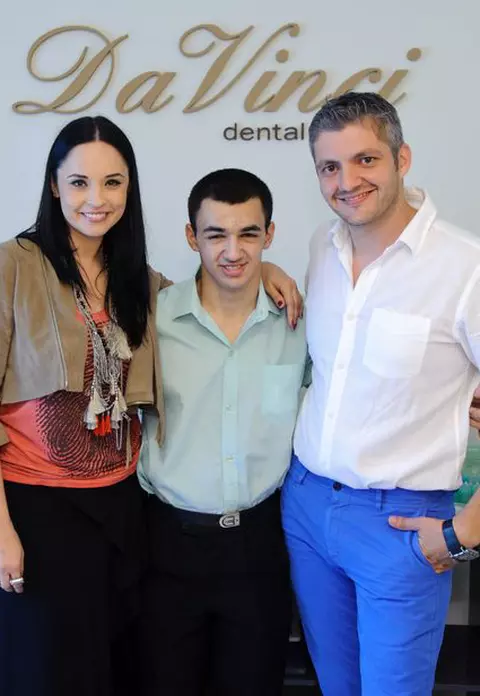 Andreea Marin şi medicul Adrian Mina i-au schimbat viaţa unui tânăr care nu a zâmbit niciodată!