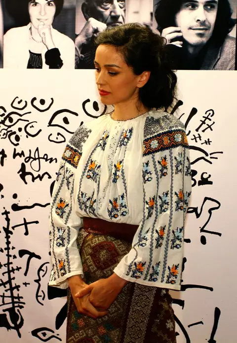 [INTERVIU] OLIVIA STEER: "Copiii mei mă inspiră să fac ce nici cu gândul nu gândeam"