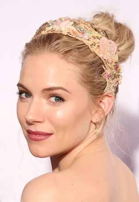 Beauty trend: Cocul de balerină, preferat de vedete