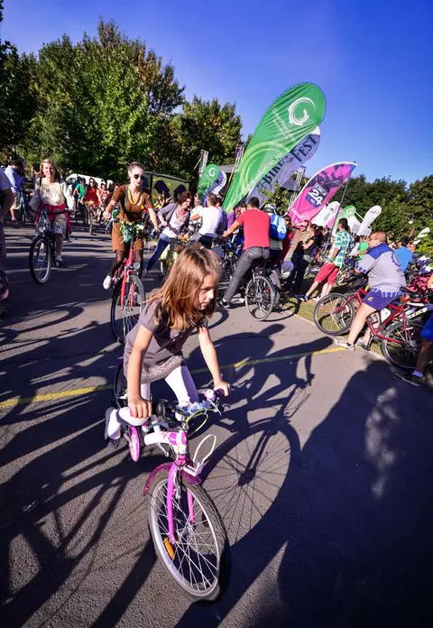 Peste 5.000 de biciclişti au participat la BikeFest 2013