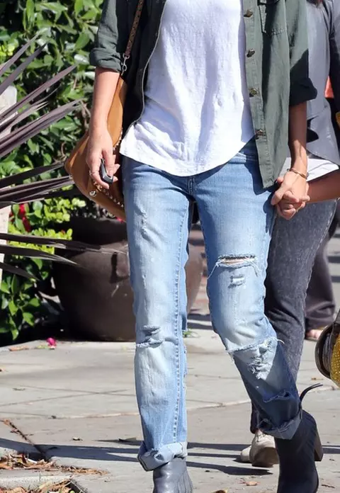 5 ţinute de toamnă superbe, propuse de Jessica Alba 