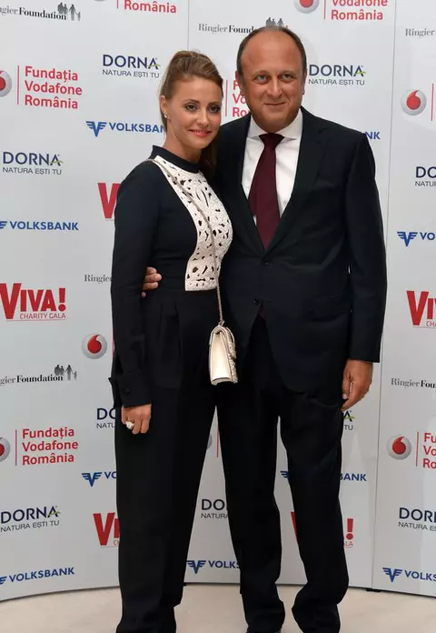 Diana Şucu, Virgil Ianţu, Nicole Cherry şi Loredana la VIVA! Charity Gala