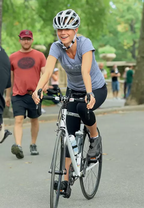 Starurile de la Hollywood îşi întreţin silueta cu sport!