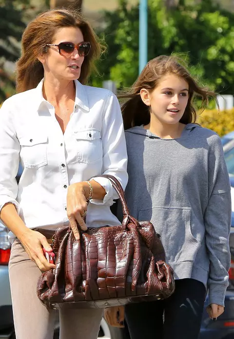Cindy Crawford şi Kaia – Frumuseţea e o afacere de familie - FOTO