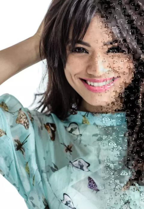 Aylin lansează “Half of Me” înconjurată de prieteni - VIDEO