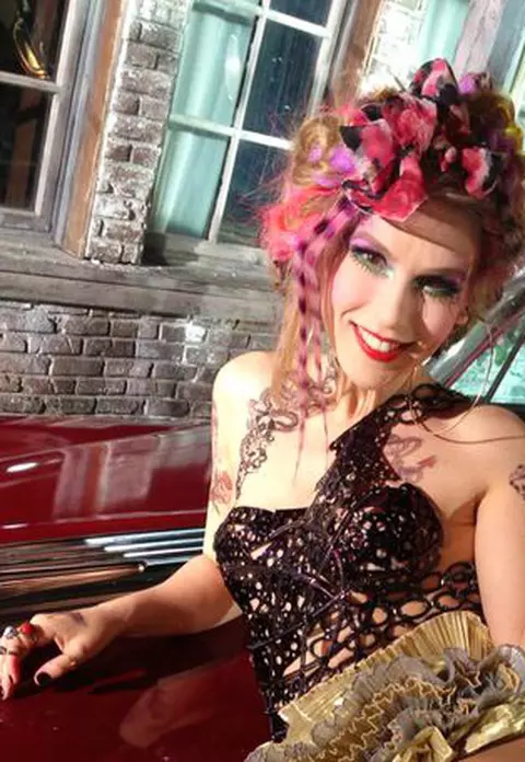 Corina, mai sexy ca niciodată în noul clip “Of Corso”, lansat astăzi - VIDEO