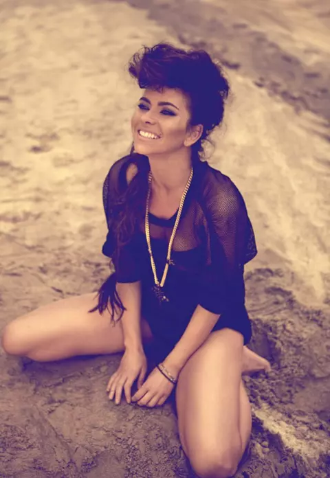 INNA a lansat Cola Song, unul dintre cele mai sexy videoclipuri 