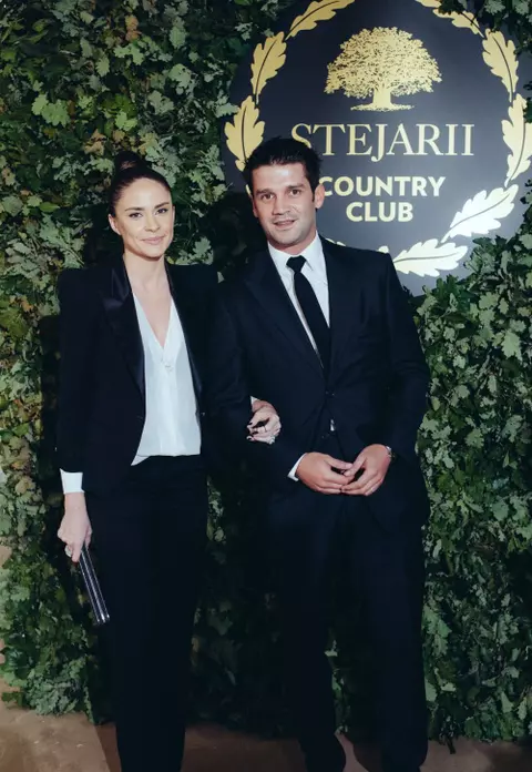 Adelina şi Cristi Chivu la inaugurarea primului country club din România