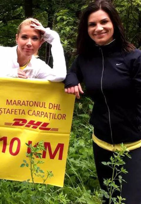 Două mămici în plină formă: Ellie White şi Ileana Badiu au alergat 12 kilometri la maraton 