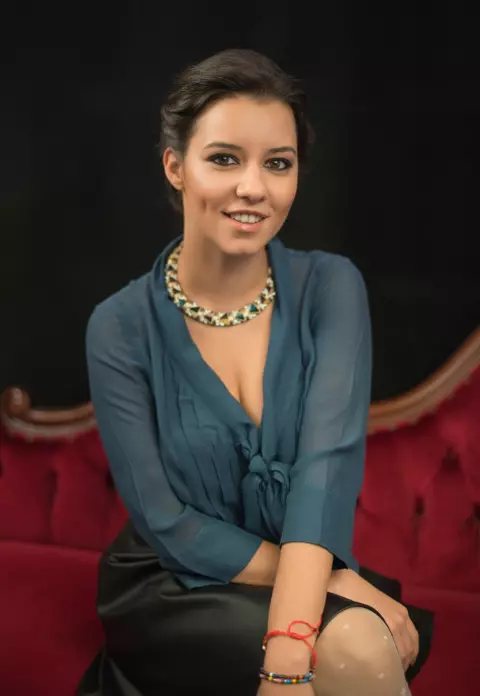 Antreprenoare de succes sub 30 de ani: Cristina Clonda, Owner Monroe make-up and hair lounge – “ Lucrurile pozitive atrag mereu lucruri pozitive”
