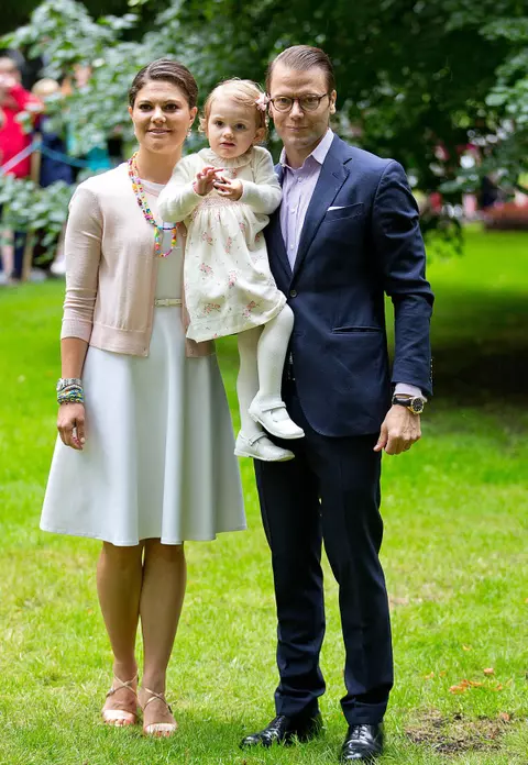 Prinţesa Victoria a Suediei la 37 de ani. Vezi cele mai frumoase rochii!