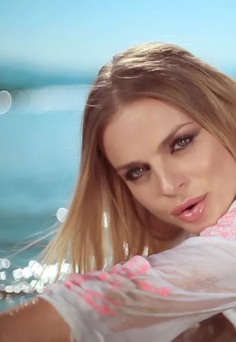 Jojo - Aventură pe plajele toride ale Greciei 