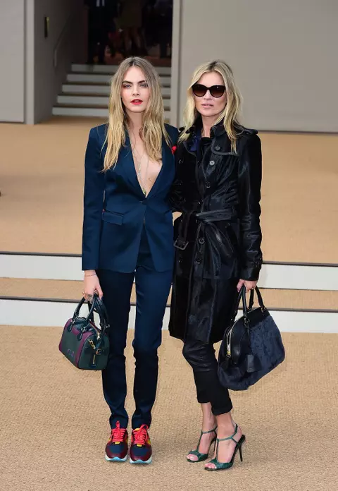 Cum s-au îmbrăcat vedetele la show-ul Burberry de la Londra