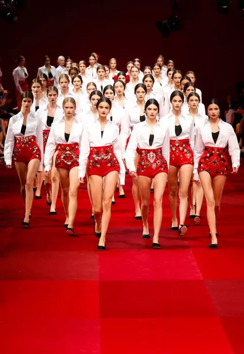 Dolce&Gabbana primăvară-vară 2015 – Defilare spectaculoasă la Milano 